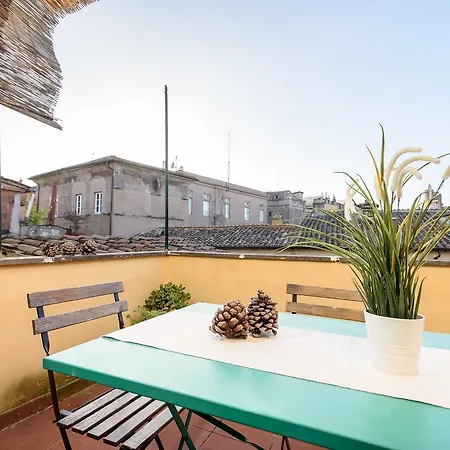 White Terrace Navona Apartment *