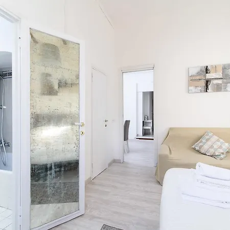 White Terrace Navona Rom